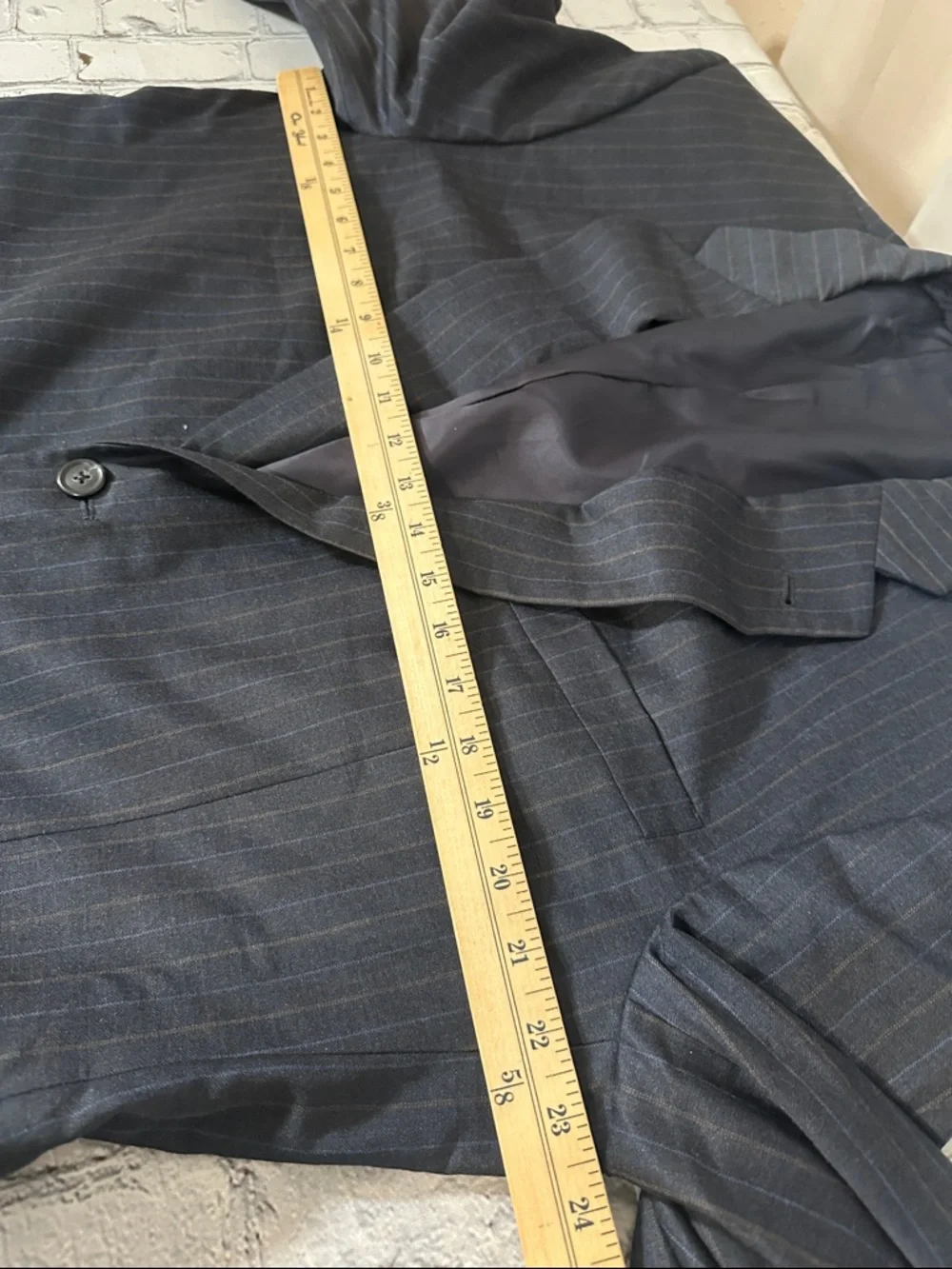 Jos. A. Bank Navy Blue Pinstripe Two-Button Suit Jacket Mens size 44 R